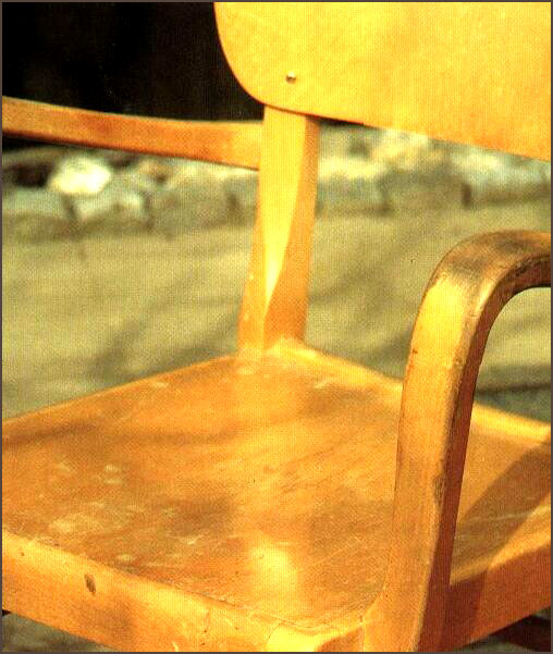 Шлифуем и лакируем старый стул